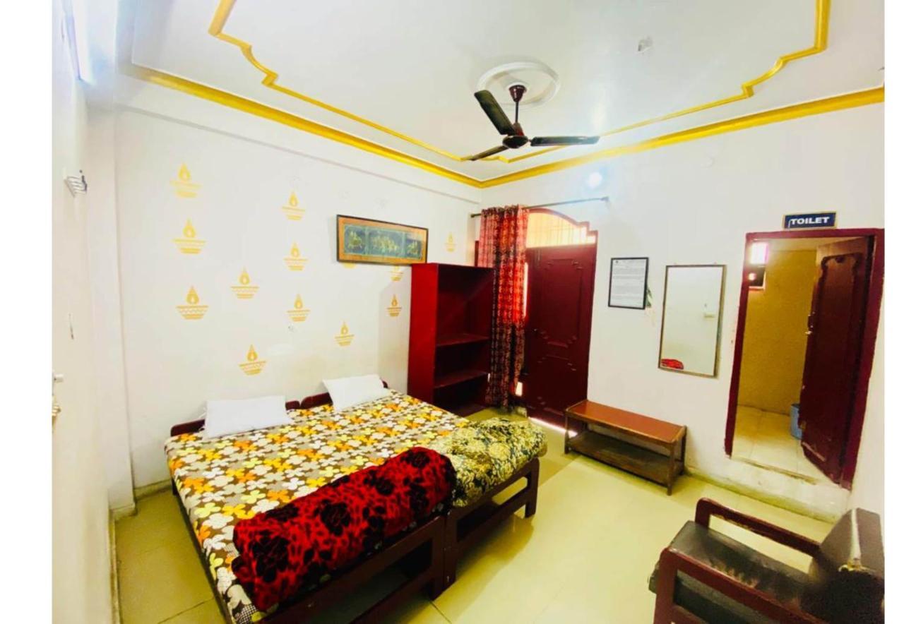 J C Guest House Hasanganj Ngoại thất bức ảnh