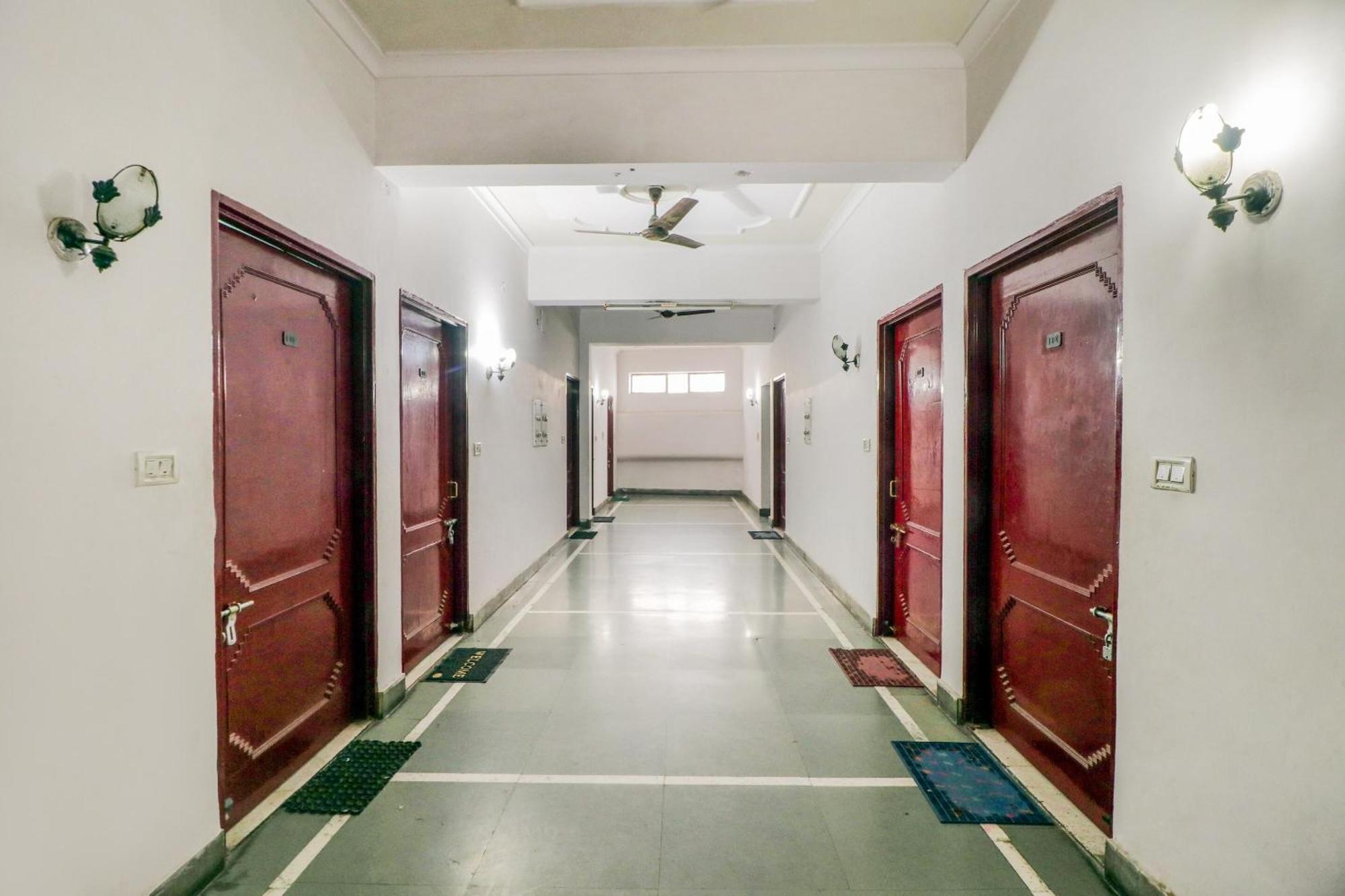 J C Guest House Hasanganj Ngoại thất bức ảnh
