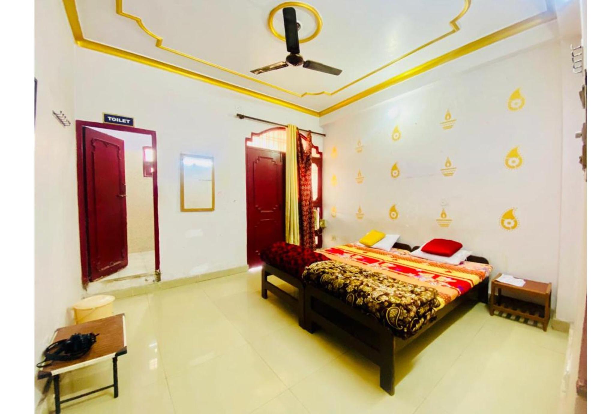 J C Guest House Hasanganj Ngoại thất bức ảnh